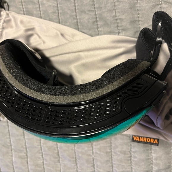 Vanrora Multicolor Ski Goggles - Picture 7 of 11